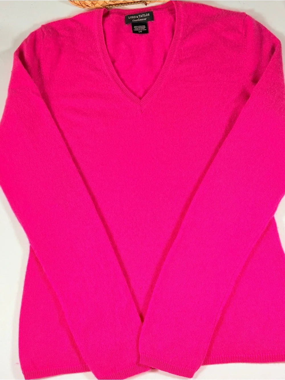 💖 Lord & Taylor 100% Cashmere V-Neck Sweater | Raspberry Pink | Small